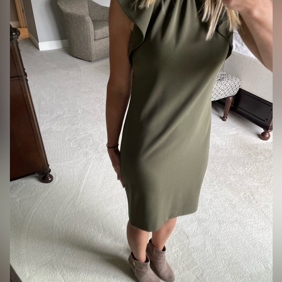 Calvin Klein Women’s Ruffle Cap Sleeve Mock Neck Dress Size 2 Caper - Picture 9 of 9